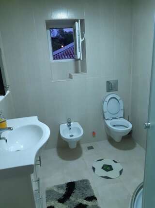 Гостевой дом Guesthouse LUKA Кутаиси Бюджетный двухместный номер с 1 кроватью-2